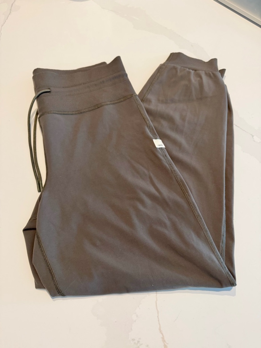 Vuori Women’s Daily Jogger - Olive